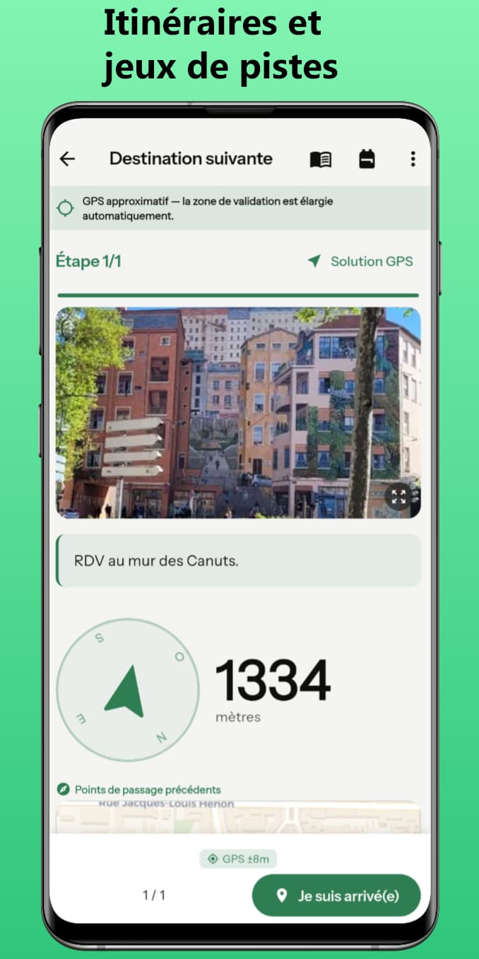 Navigation d'une chasse au trésor : boussole, distance en mètres et précision GPS